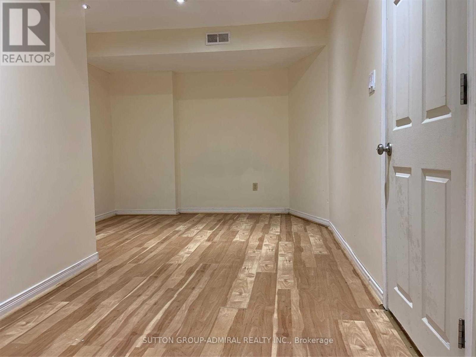 Basement - 29 Estoril Street, Richmond Hill, Ontario L4C 0B6 - Photo 5 - N12924356