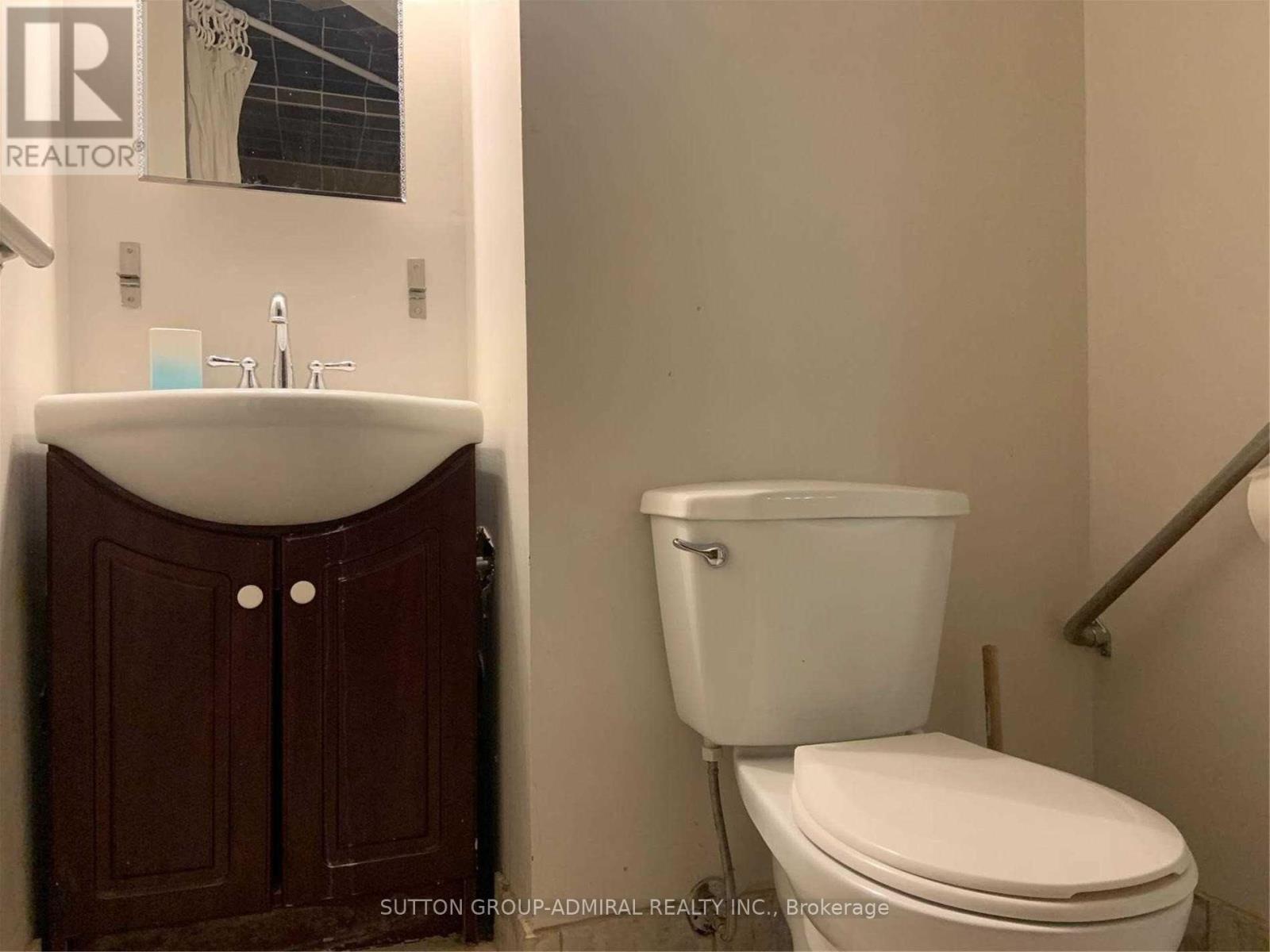 Basement - 29 Estoril Street, Richmond Hill, Ontario L4C 0B6 - Photo 7 - N12924356