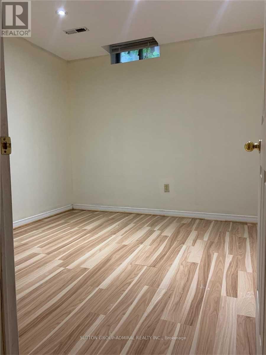 Basement - 29 Estoril Street, Richmond Hill, Ontario L4C 0B6 - Photo 9 - N12924356