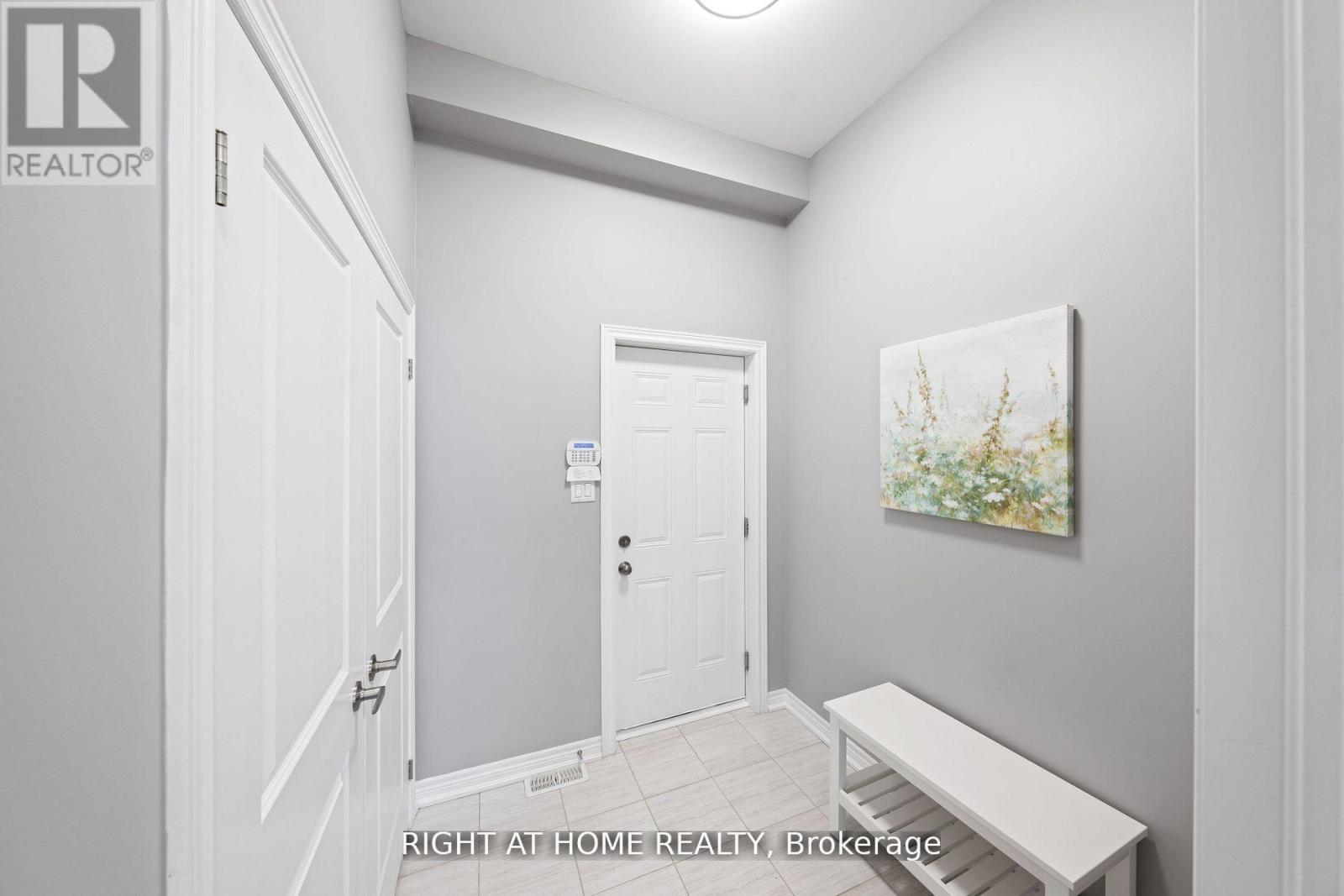 1655 Emberton Way, Innisfil, Ontario  L9S 0N4 - Photo 17 - N12924360