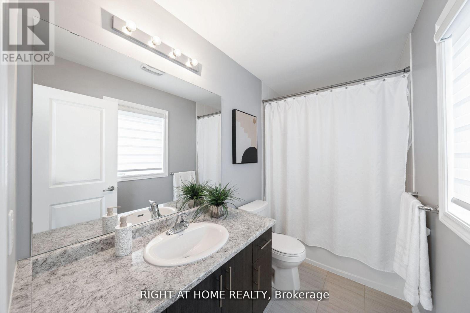 1655 Emberton Way, Innisfil, Ontario  L9S 0N4 - Photo 32 - N12924360