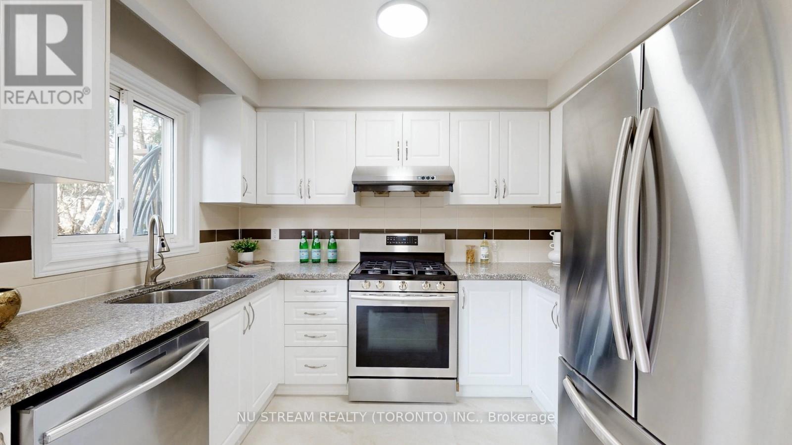 26 Trothen Circle, Markham, Ontario  L3P 4H5 - Photo 17 - N12924380