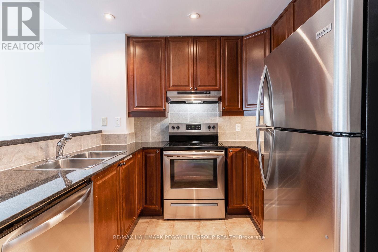 1005 - 6 Toronto Street, Barrie, Ontario  L4N 9R2 - Photo 4 - S12924368