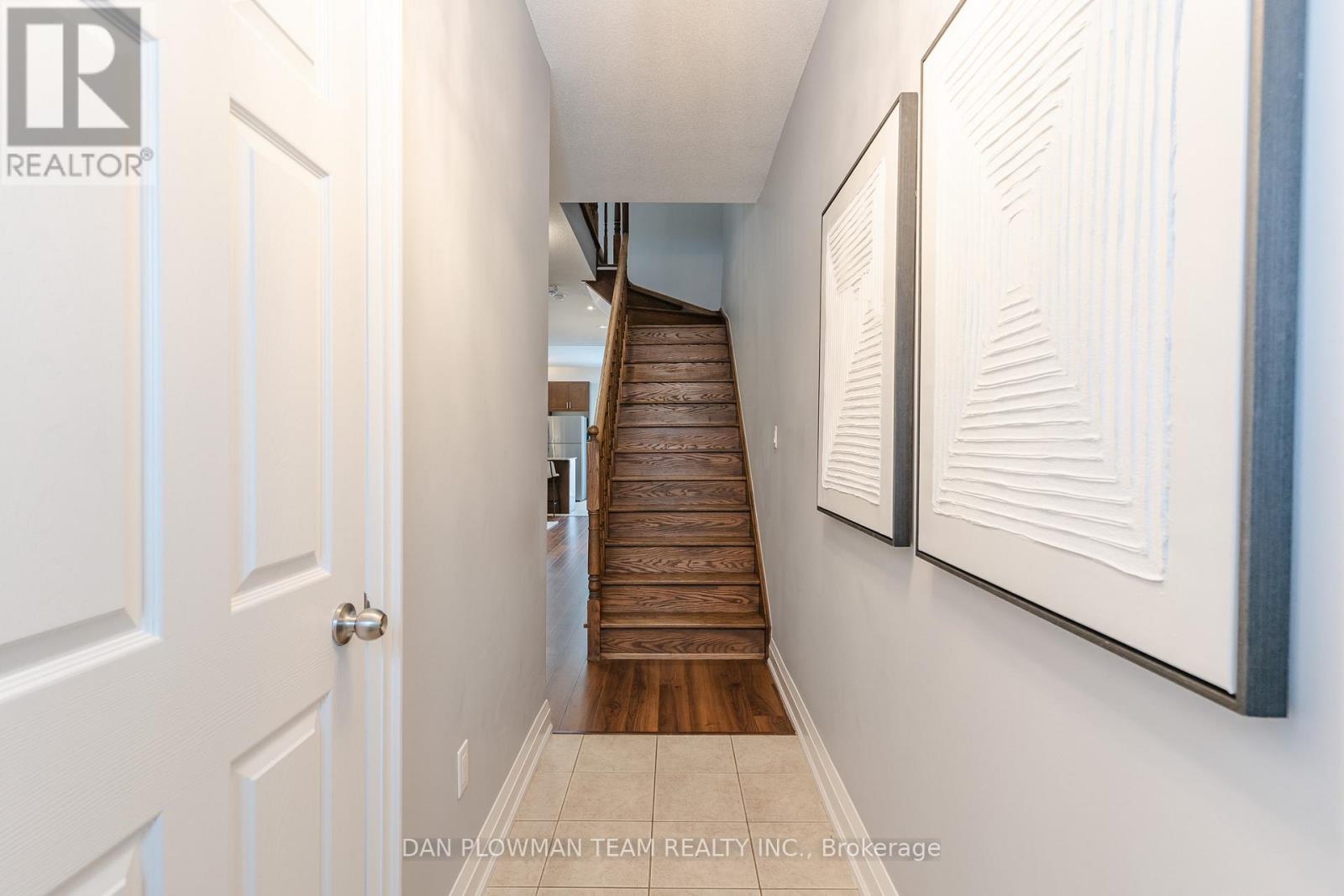 19 Prospect Way, Whitby, Ontario L1N 0L4 - Photo 4 - E12923748