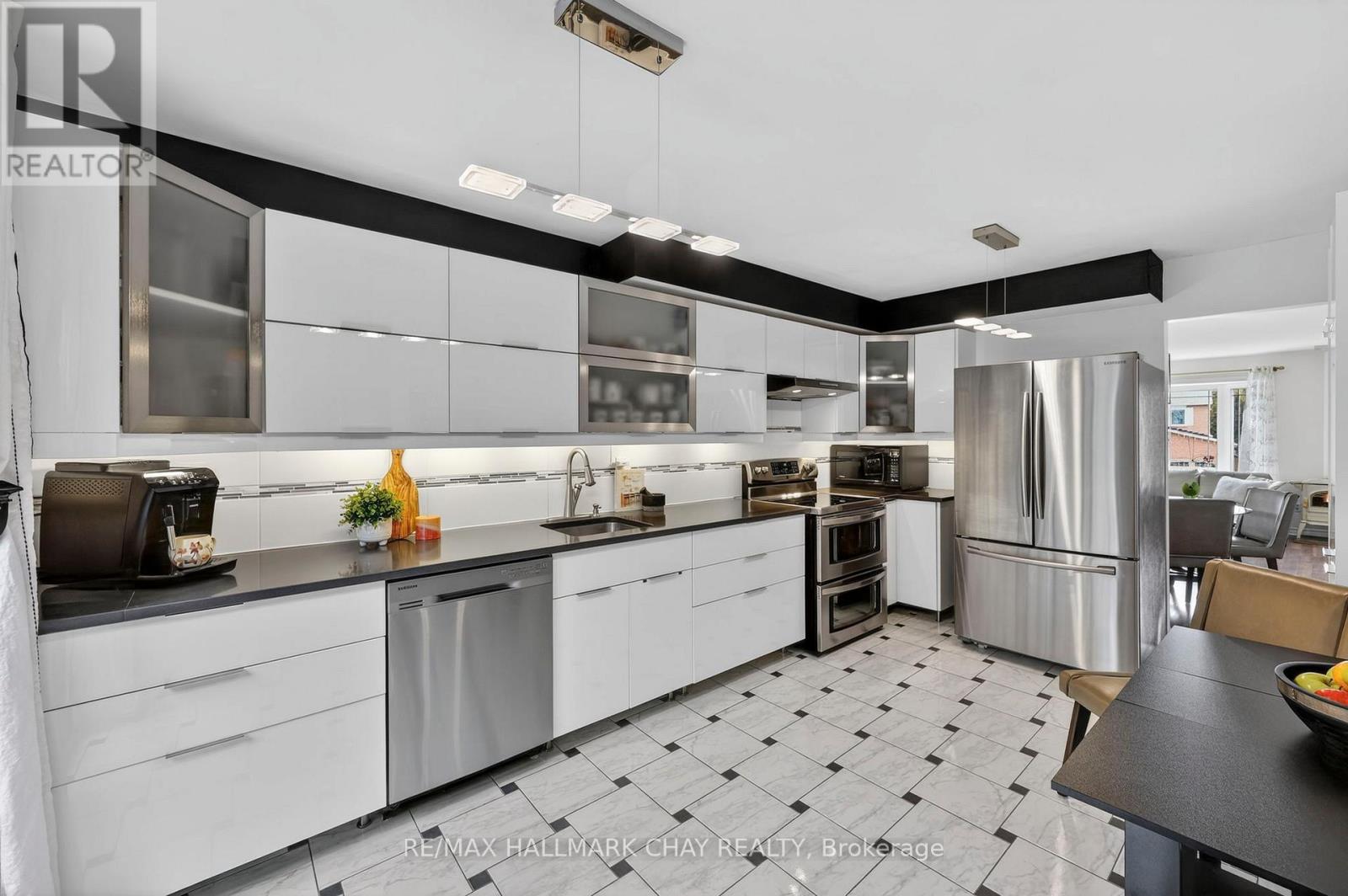 26 Stonehill Boulevard, East Gwillimbury, Ontario  L9N 1E3 - Photo 10 - N12920416