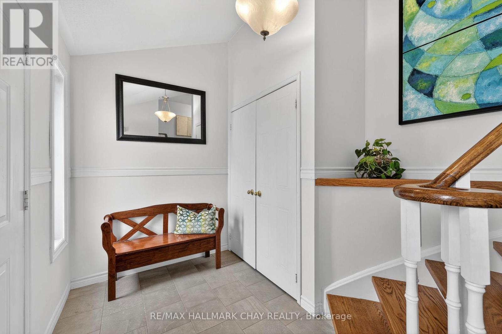 26 Stonehill Boulevard, East Gwillimbury, Ontario  L9N 1E3 - Photo 5 - N12920416