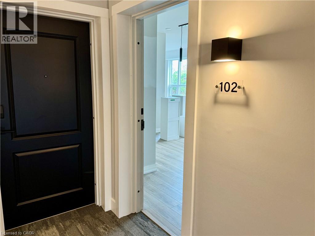 120 Springvalley Crescent Unit# 102, Hamilton, Ontario  L9C 0E4 - Photo 4 - 40815377