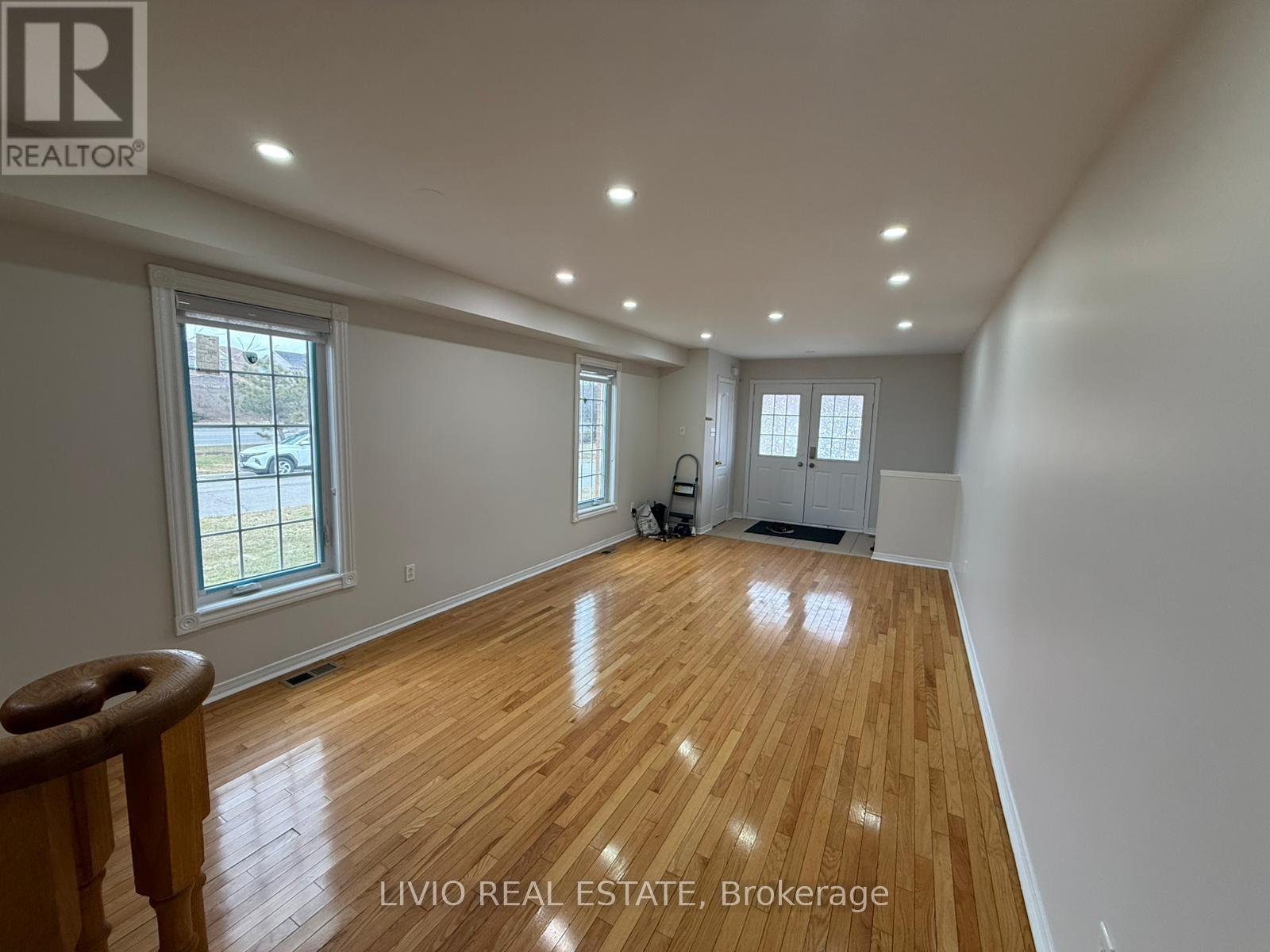 55 Peachleaf Crescent, Brampton, Ontario  L7A 2B4 - Photo 3 - W12790846