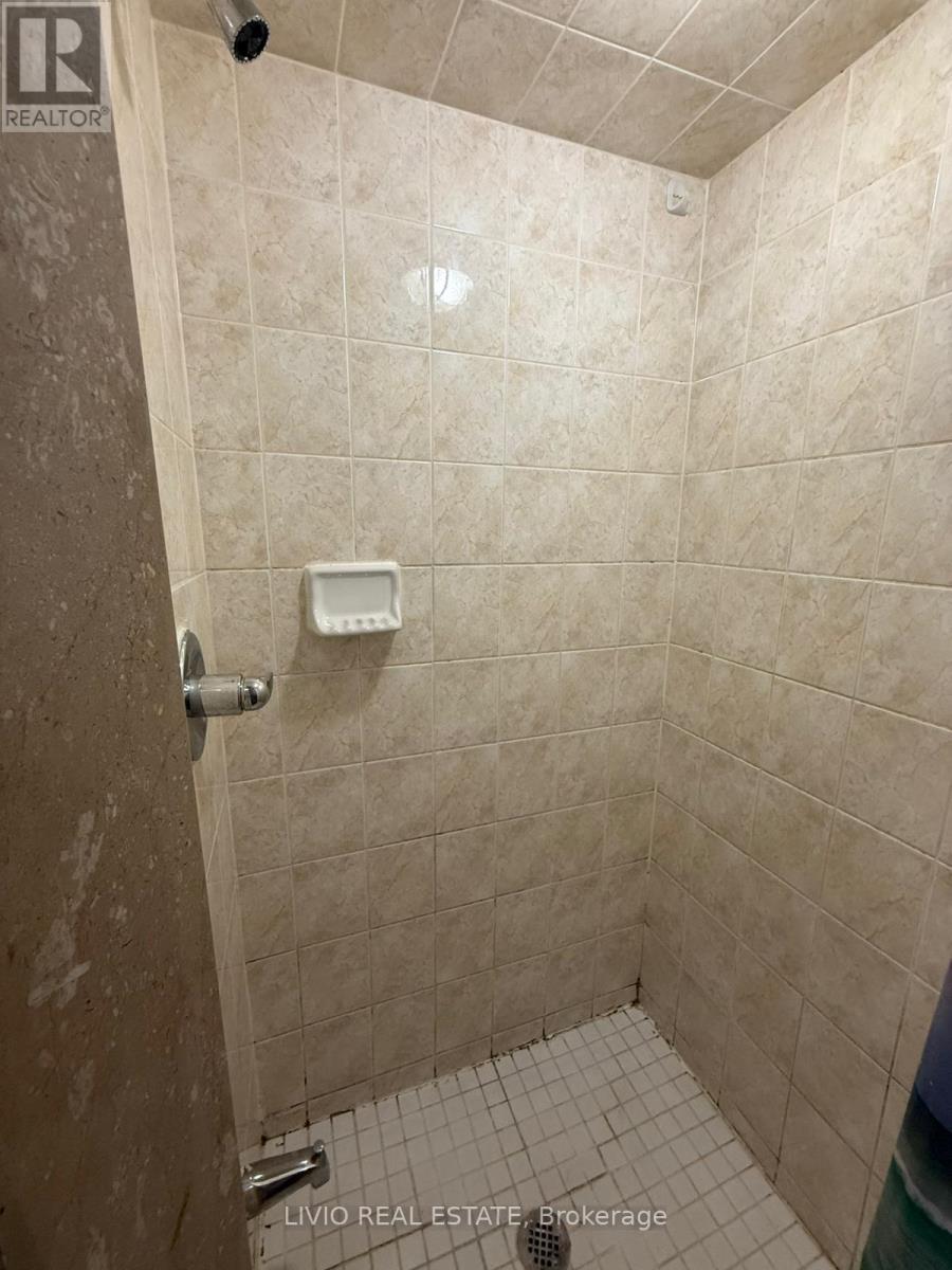 55 Peachleaf Crescent, Brampton, Ontario  L7A 2B4 - Photo 12 - W12790846