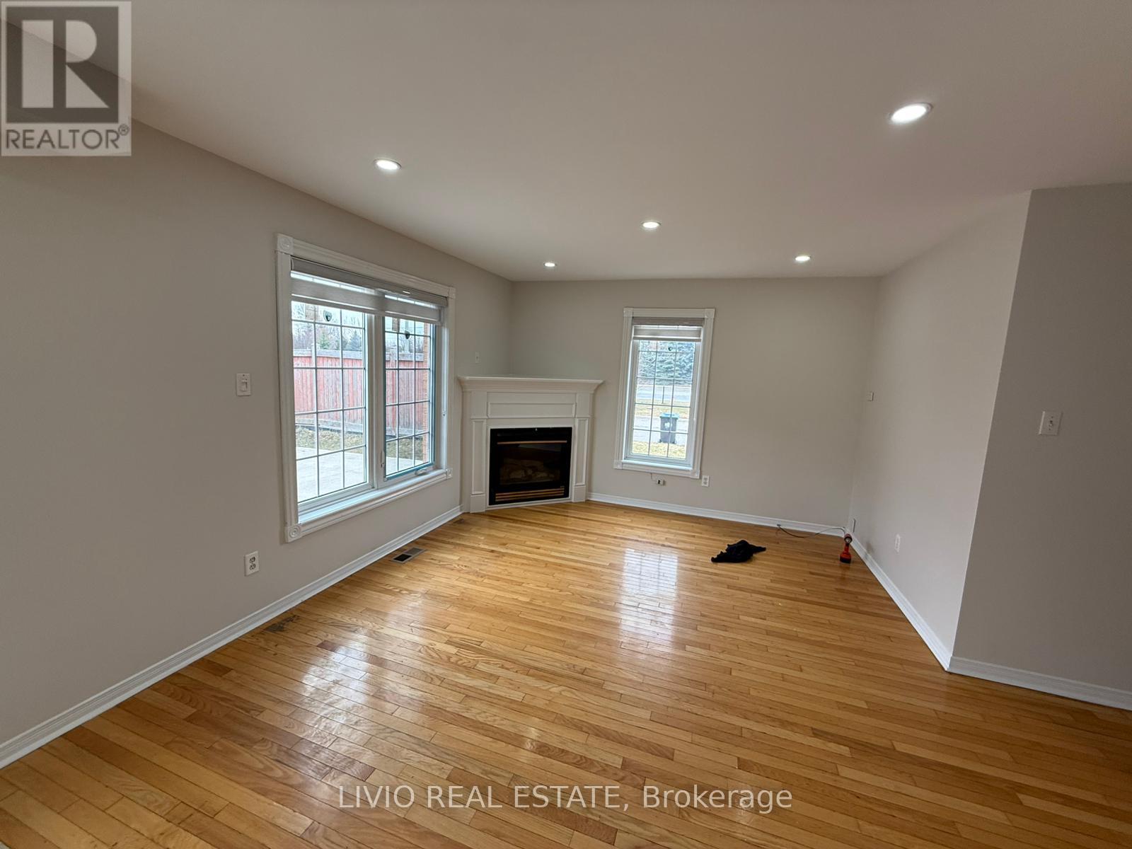 55 Peachleaf Crescent, Brampton, Ontario  L7A 2B4 - Photo 7 - W12790846