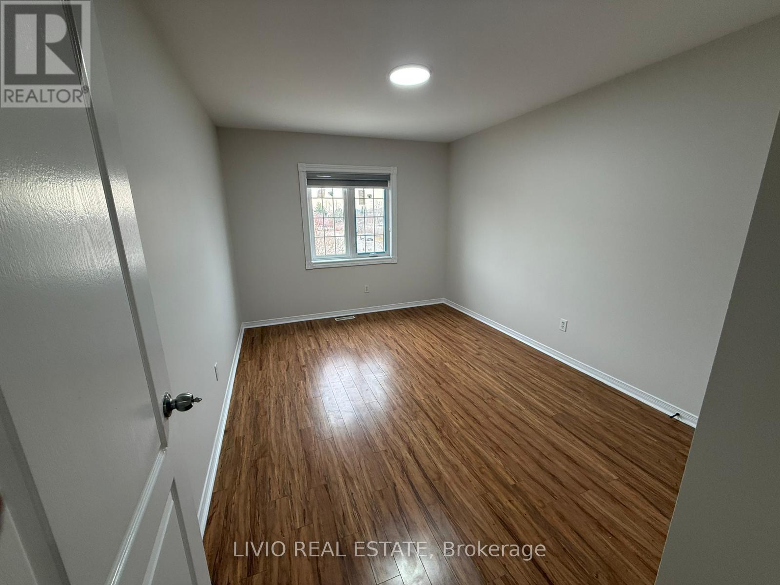 55 Peachleaf Crescent, Brampton, Ontario  L7A 2B4 - Photo 9 - W12790846