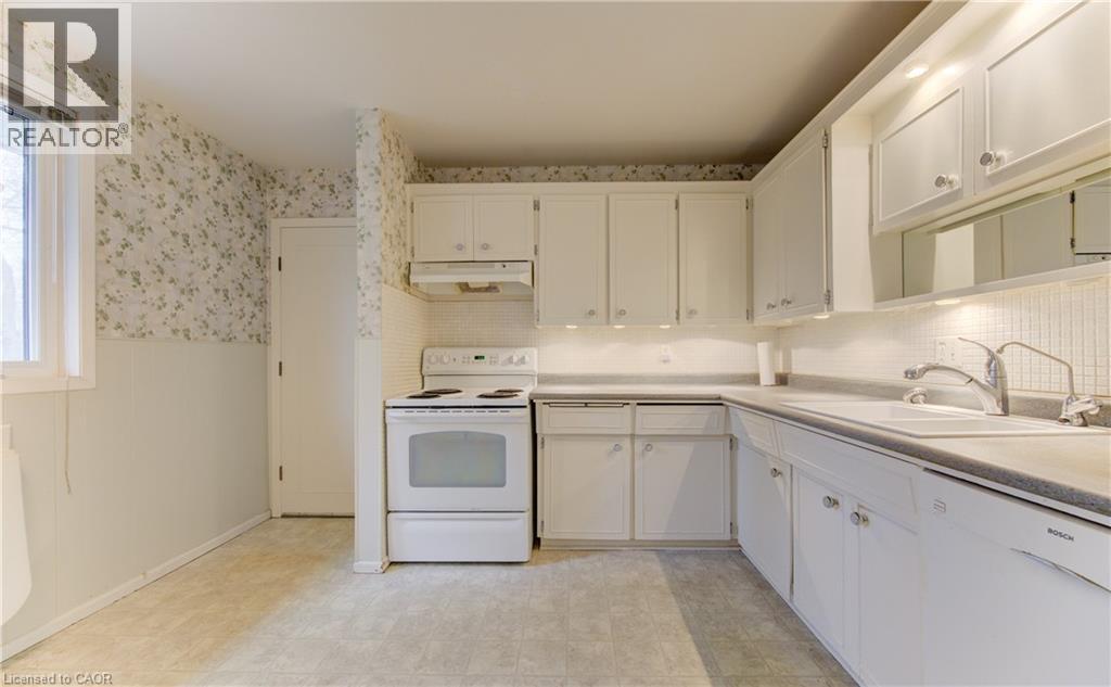 313 Braemore Avenue, Waterloo, Ontario  N2K 1T5 - Photo 8 - 40813901