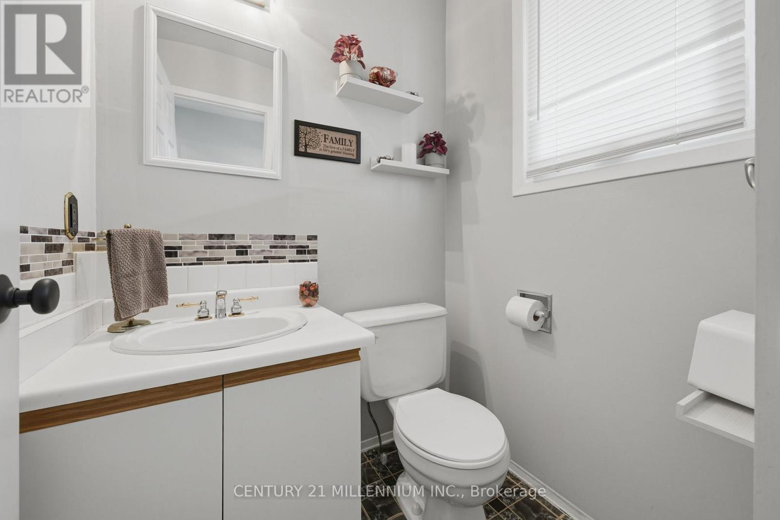 59 Dumfries Avenue, Brampton, Ontario  L6Z 2Y3 - Photo 11 - W12924086