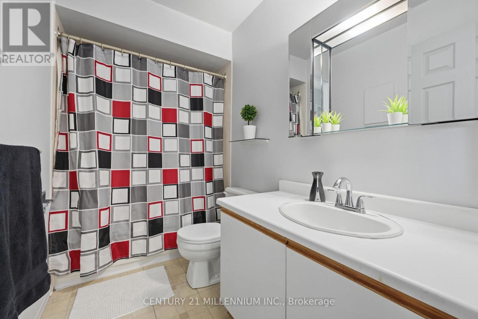 59 Dumfries Avenue, Brampton, Ontario  L6Z 2Y3 - Photo 15 - W12924086