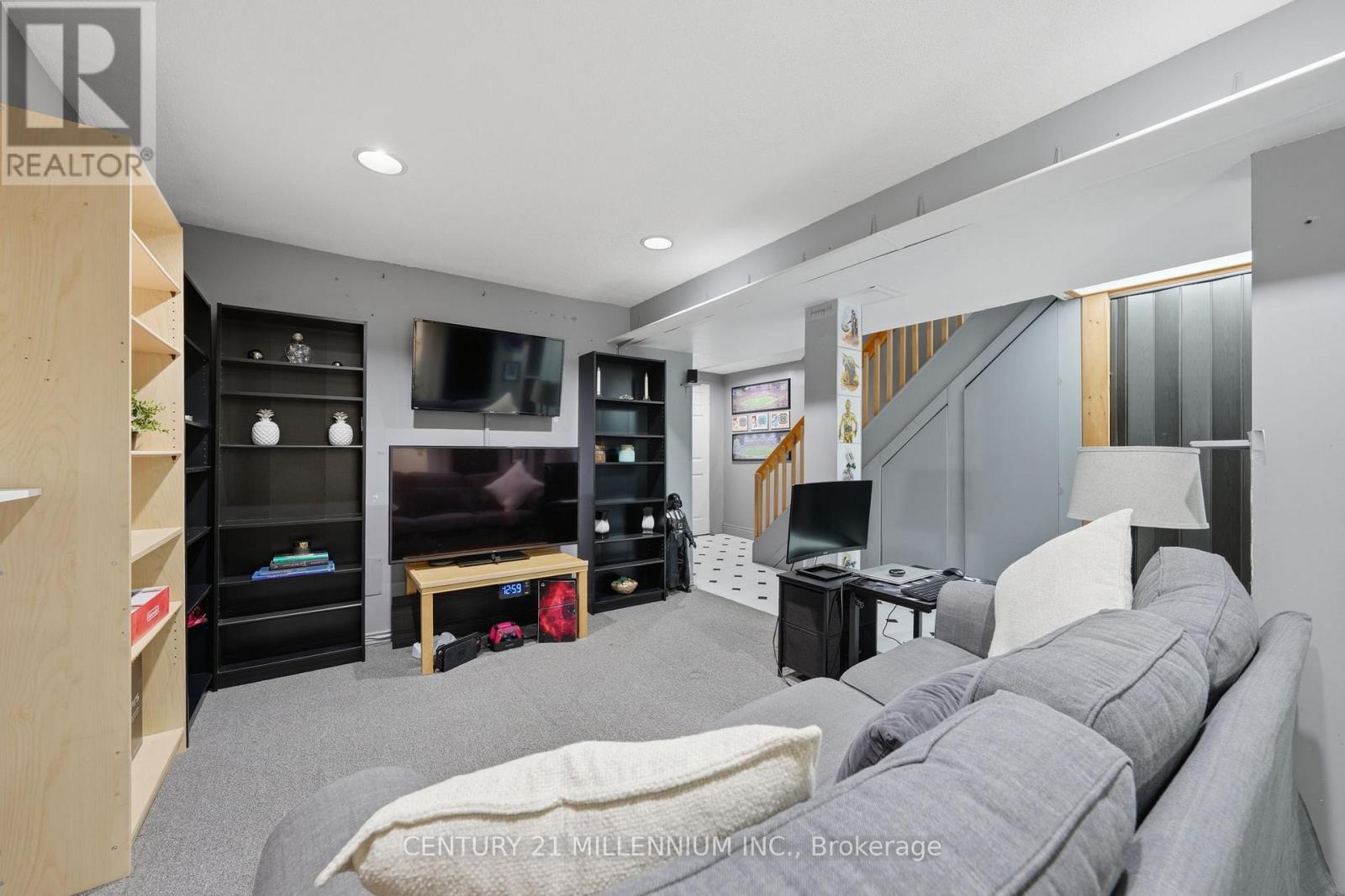 59 Dumfries Avenue, Brampton, Ontario  L6Z 2Y3 - Photo 18 - W12924086