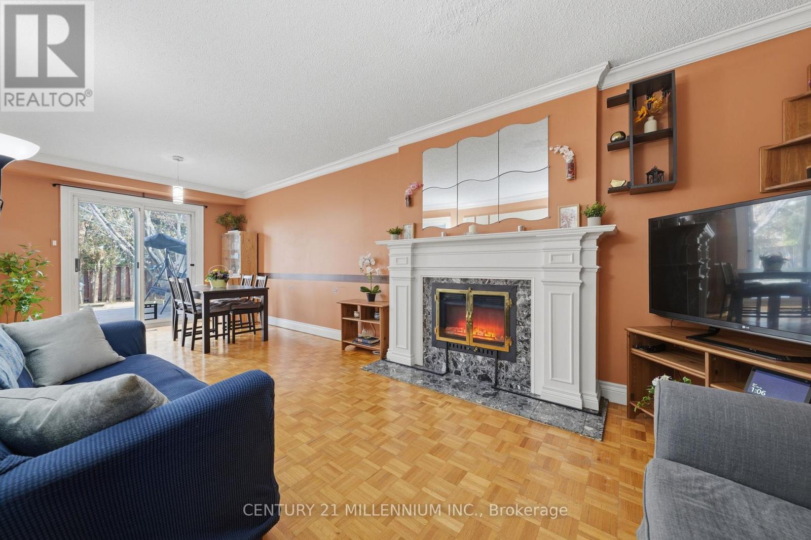 59 Dumfries Avenue, Brampton, Ontario  L6Z 2Y3 - Photo 3 - W12924086