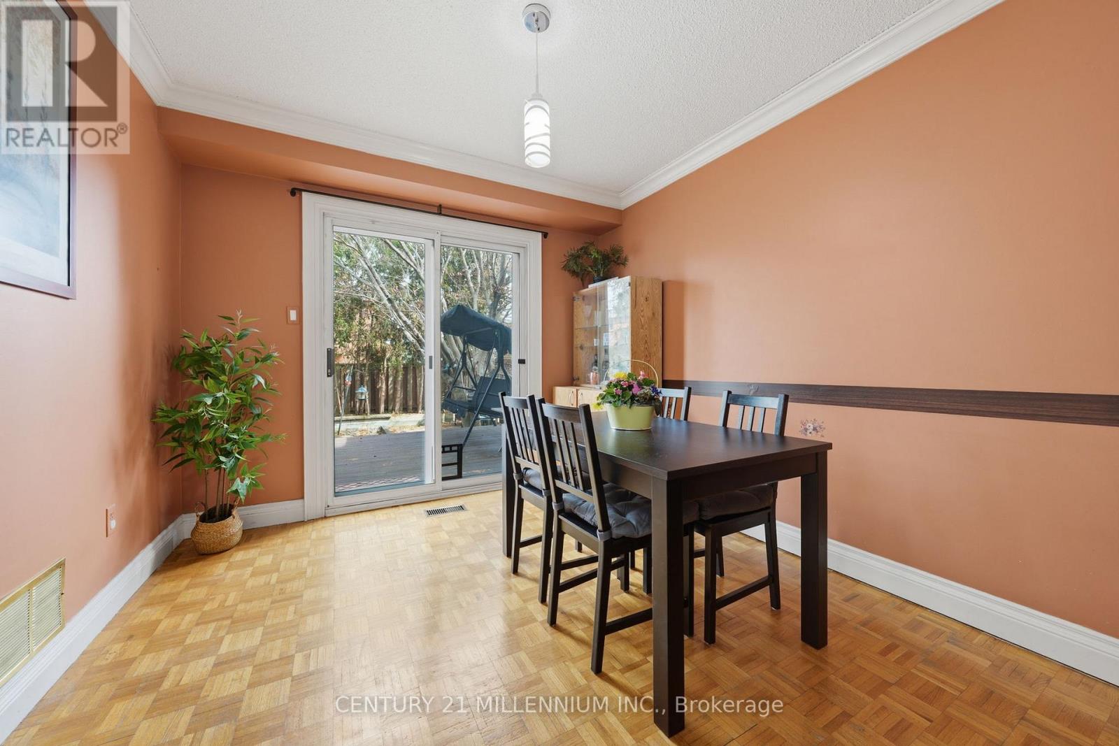 59 Dumfries Avenue, Brampton, Ontario  L6Z 2Y3 - Photo 6 - W12924086