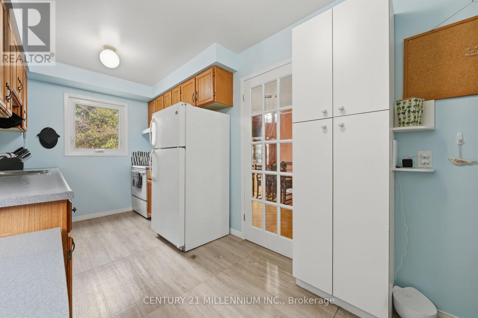 59 Dumfries Avenue, Brampton, Ontario  L6Z 2Y3 - Photo 8 - W12924086