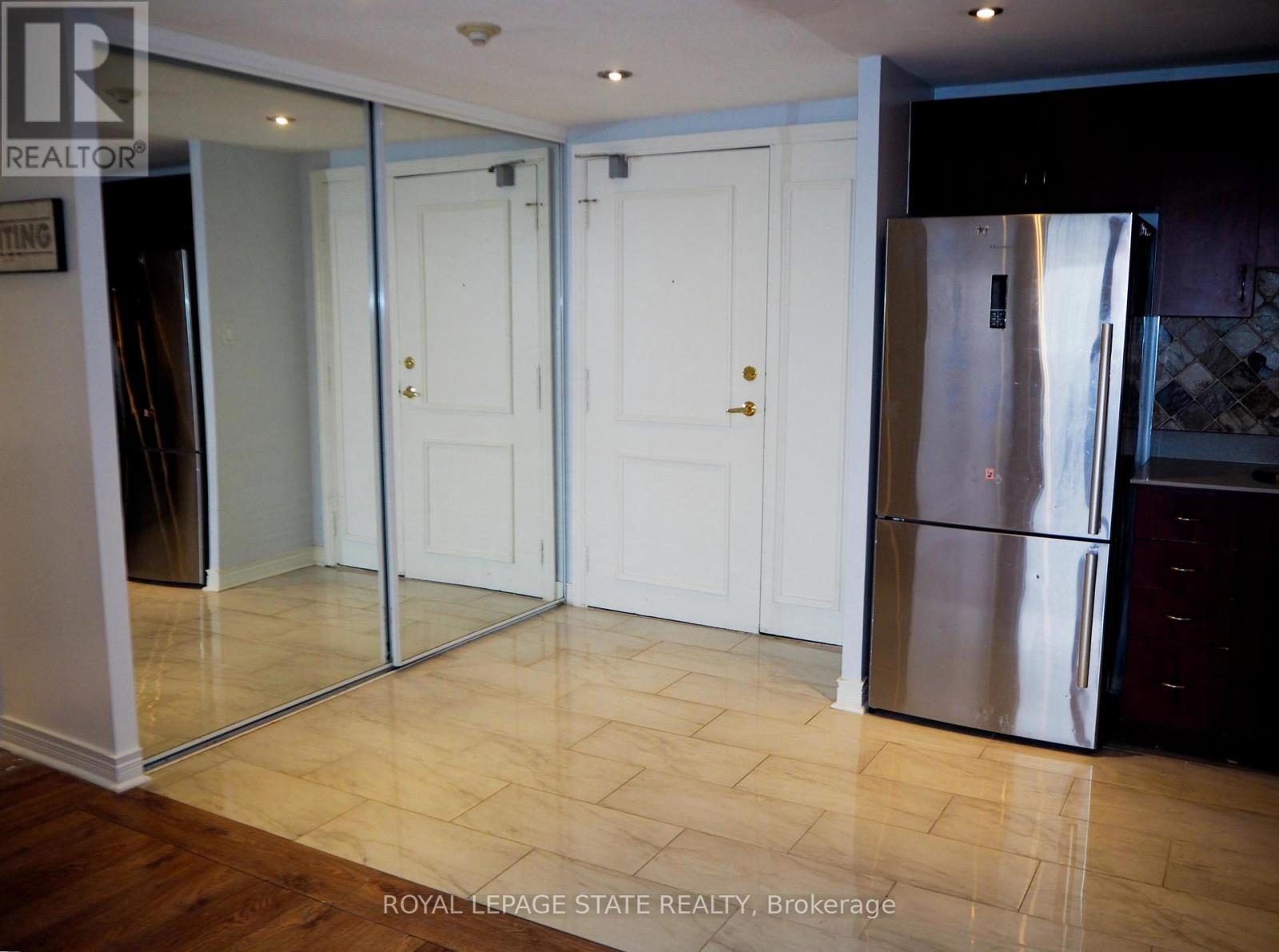 705 - 6720 Glen Erin Drive, Mississauga, Ontario  L5N 3K8 - Photo 3 - W12924106