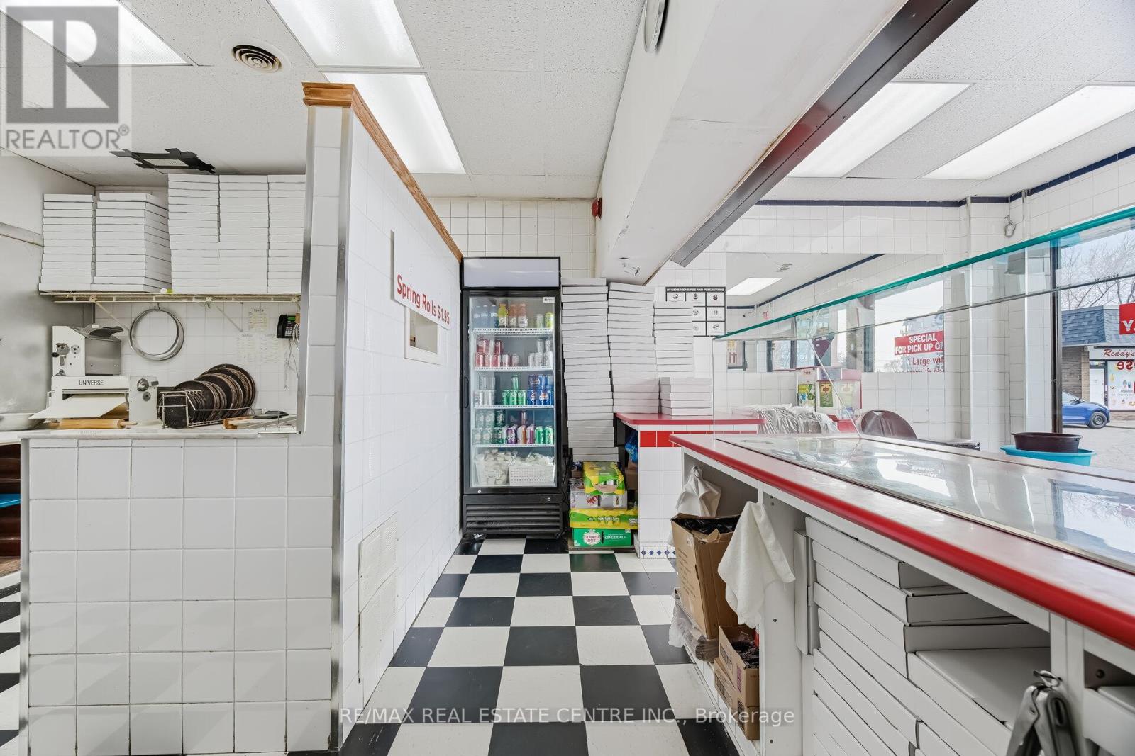 5291 Lakeshore Road, Burlington, Ontario  L7L 1C7 - Photo 12 - W12924108