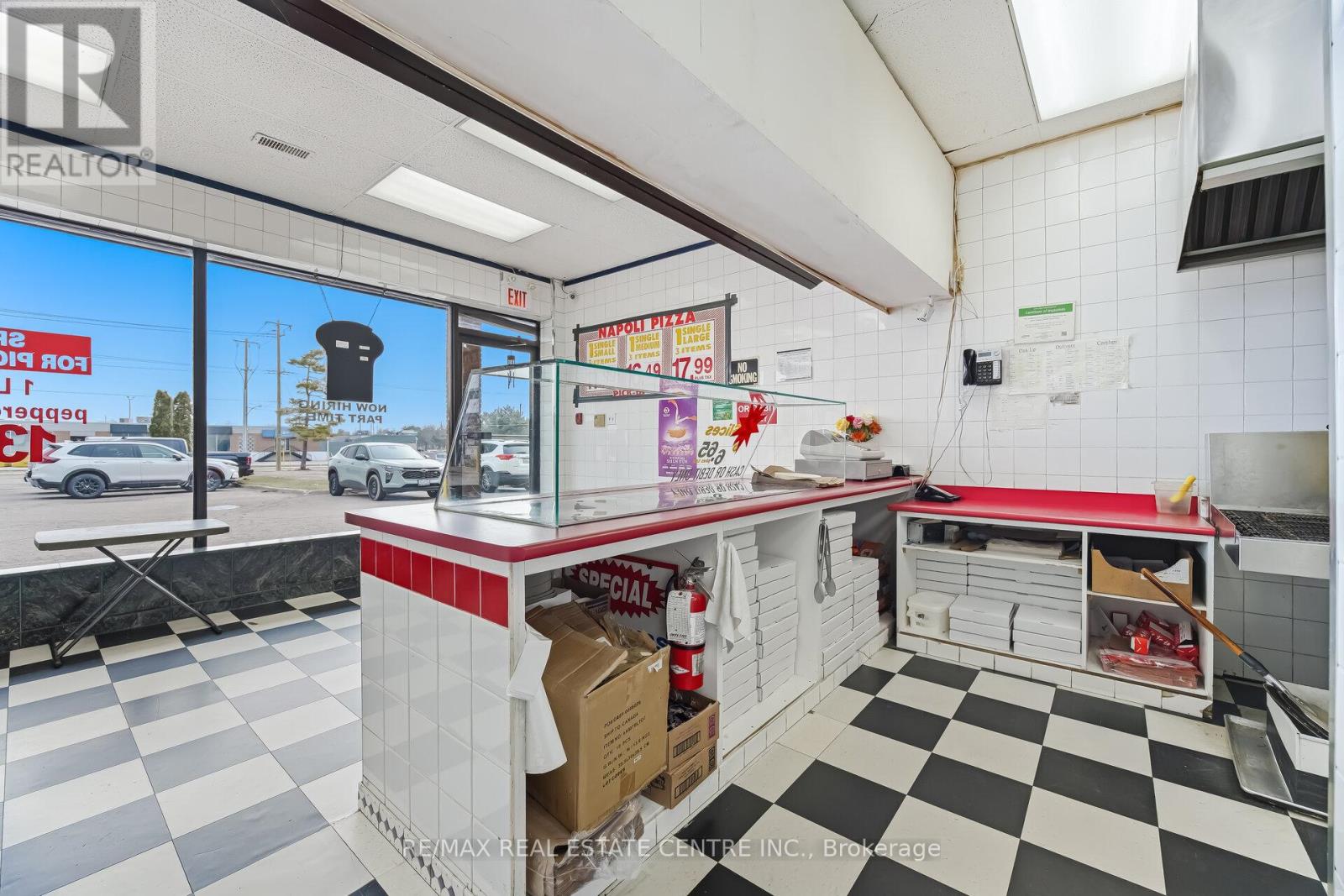 5291 Lakeshore Road, Burlington, Ontario  L7L 1C7 - Photo 14 - W12924108