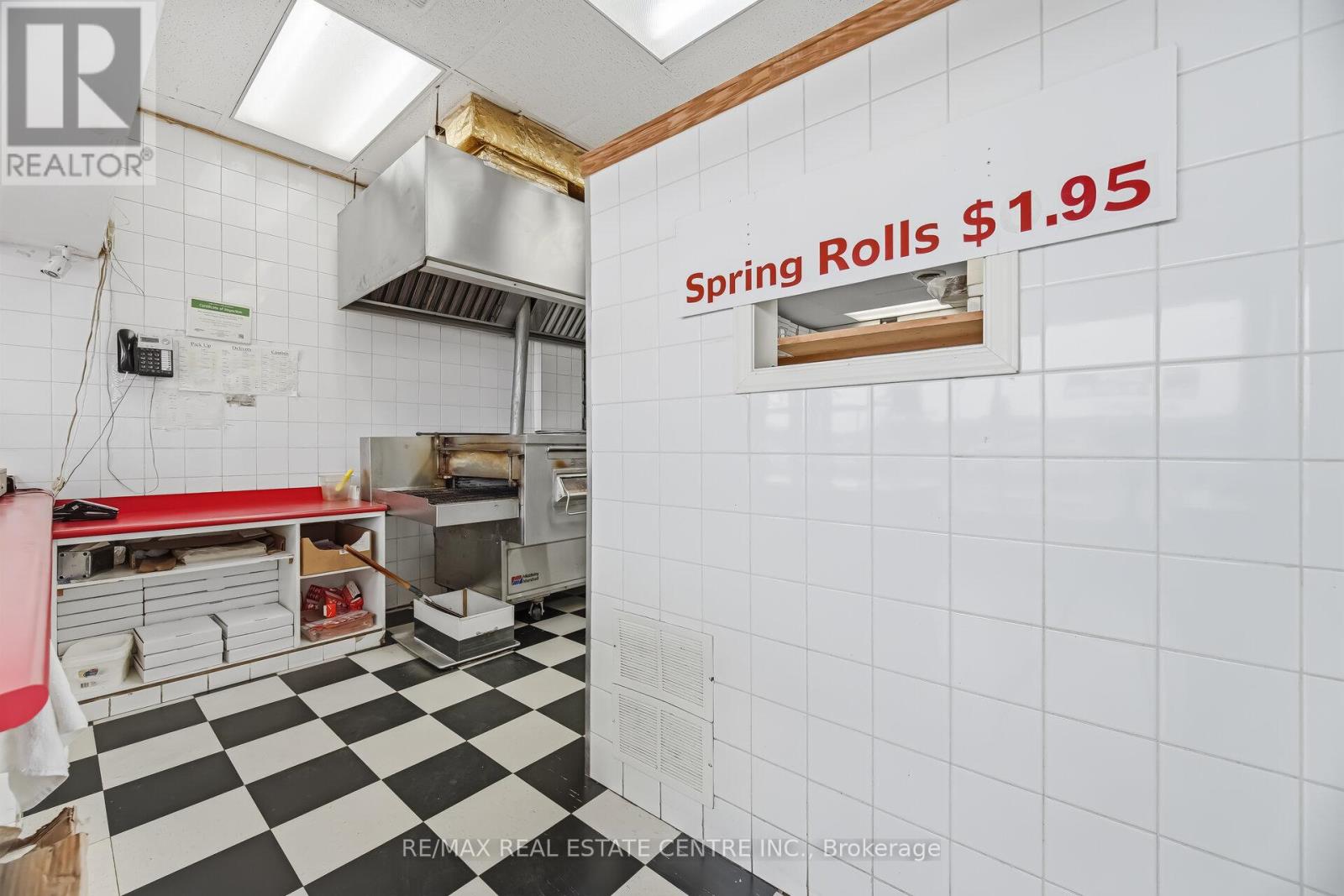 5291 Lakeshore Road, Burlington, Ontario  L7L 1C7 - Photo 15 - W12924108