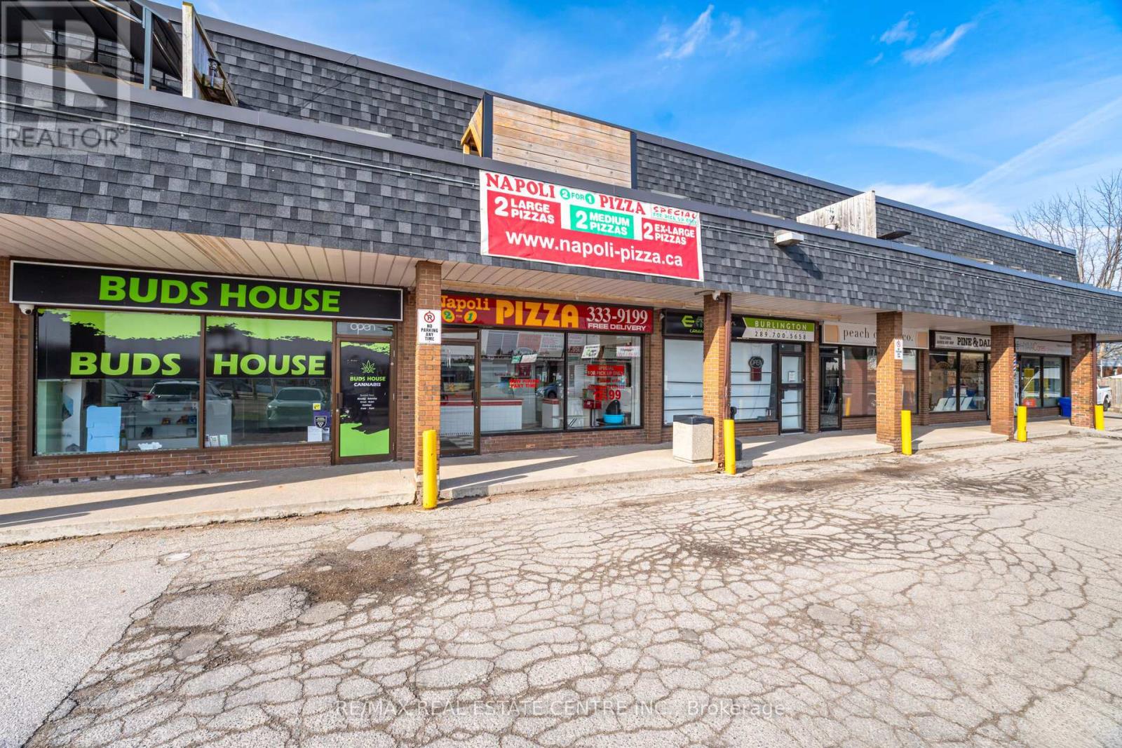 5291 Lakeshore Road, Burlington, Ontario  L7L 1C7 - Photo 2 - W12924108