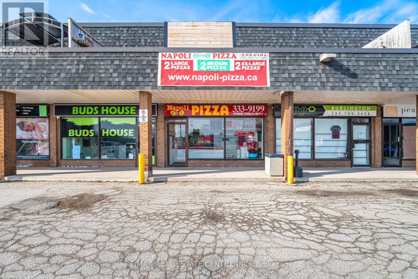 5291 Lakeshore Road, Burlington, Ontario  L7L 1C7 - Photo 3 - W12924108