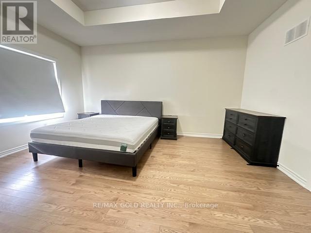 75 Arnold Circle, Brampton, Ontario  L7A 0B8 - Photo 10 - W12924122