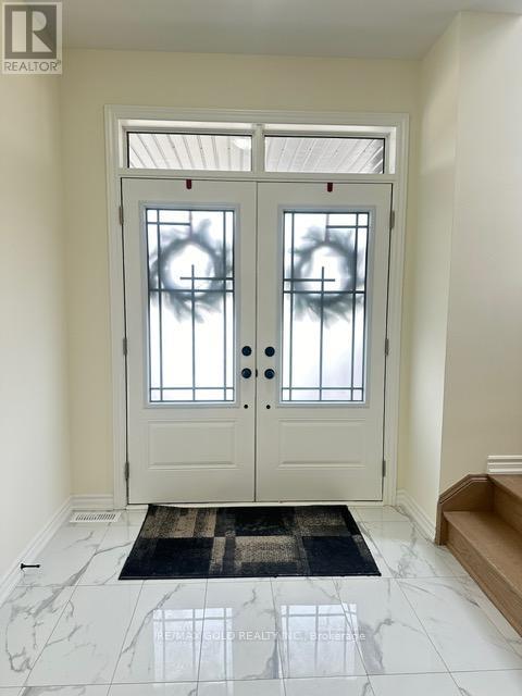 75 Arnold Circle, Brampton, Ontario  L7A 0B8 - Photo 3 - W12924122