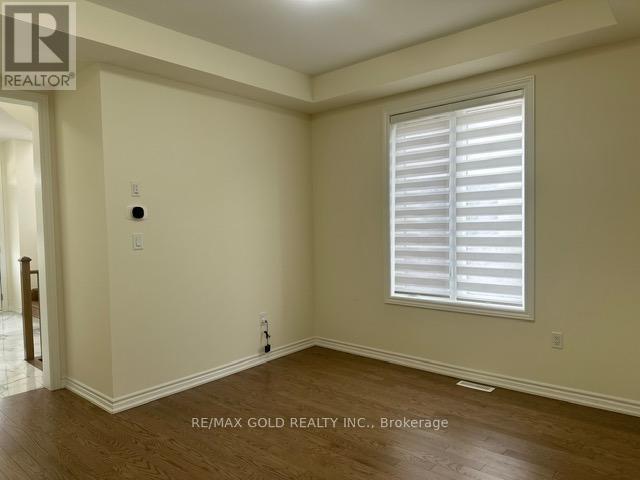 75 Arnold Circle, Brampton, Ontario  L7A 0B8 - Photo 5 - W12924122