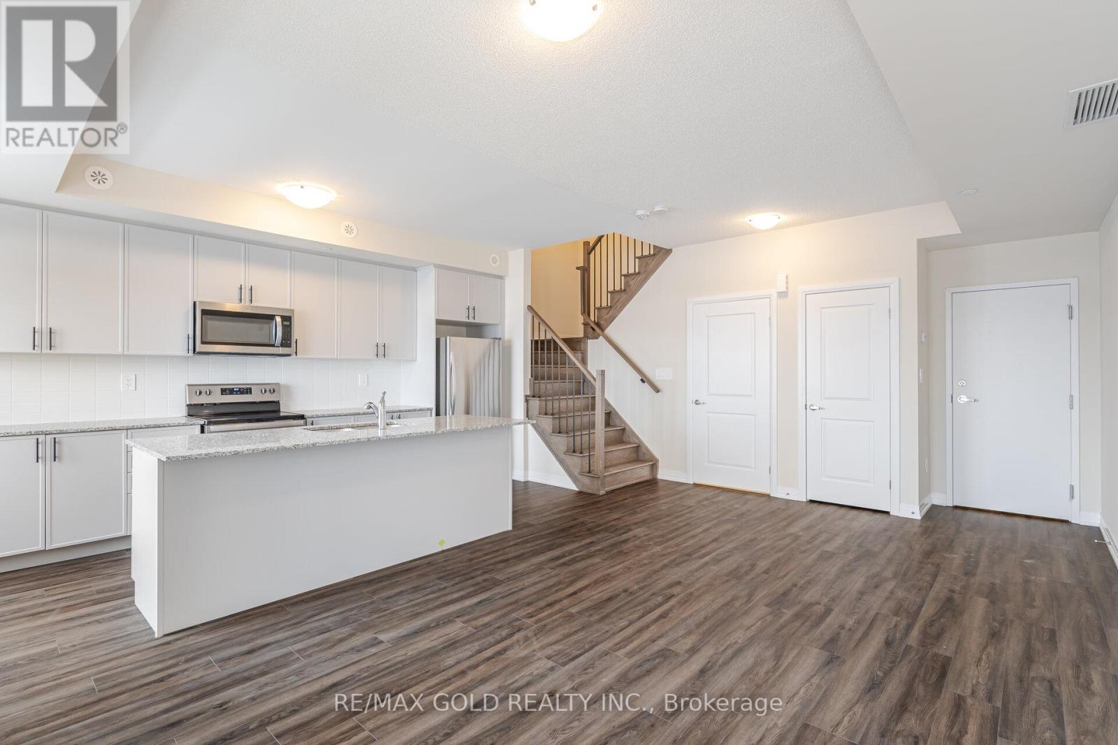 116 - 1581 Rose Way, Milton, Ontario  L9E 1N4 - Photo 13 - W12924124