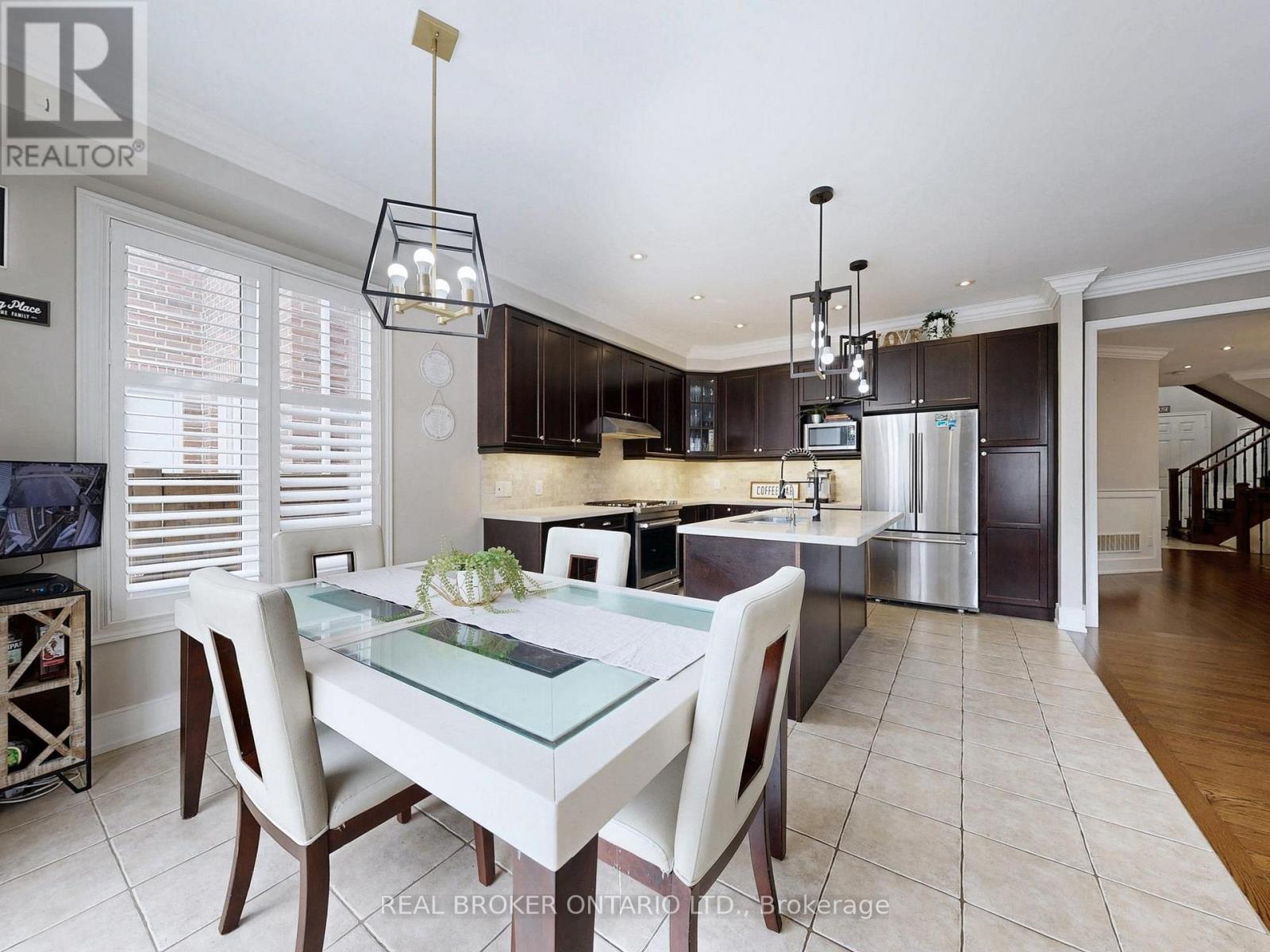 65 Paisley Green Avenue, Caledon, Ontario  L7C 3S1 - Photo 13 - W12924142