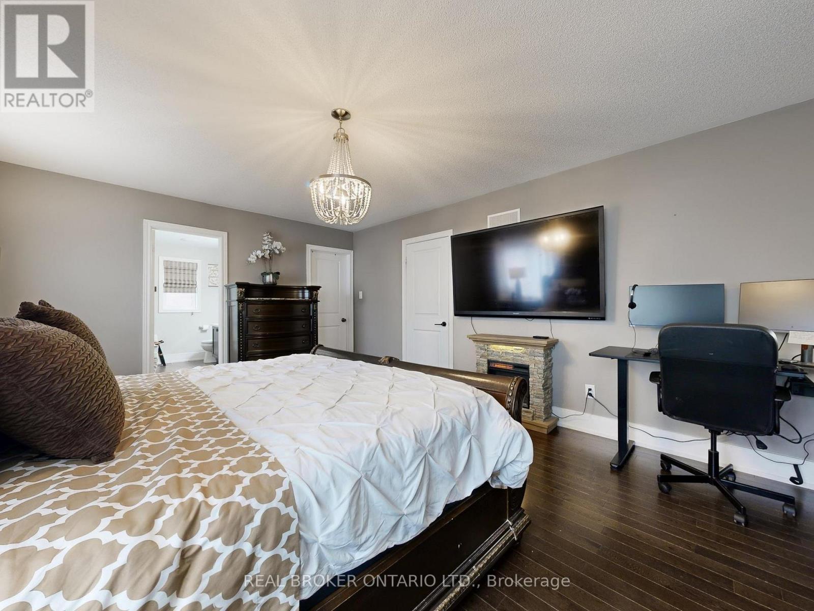 65 Paisley Green Avenue, Caledon, Ontario  L7C 3S1 - Photo 19 - W12924142