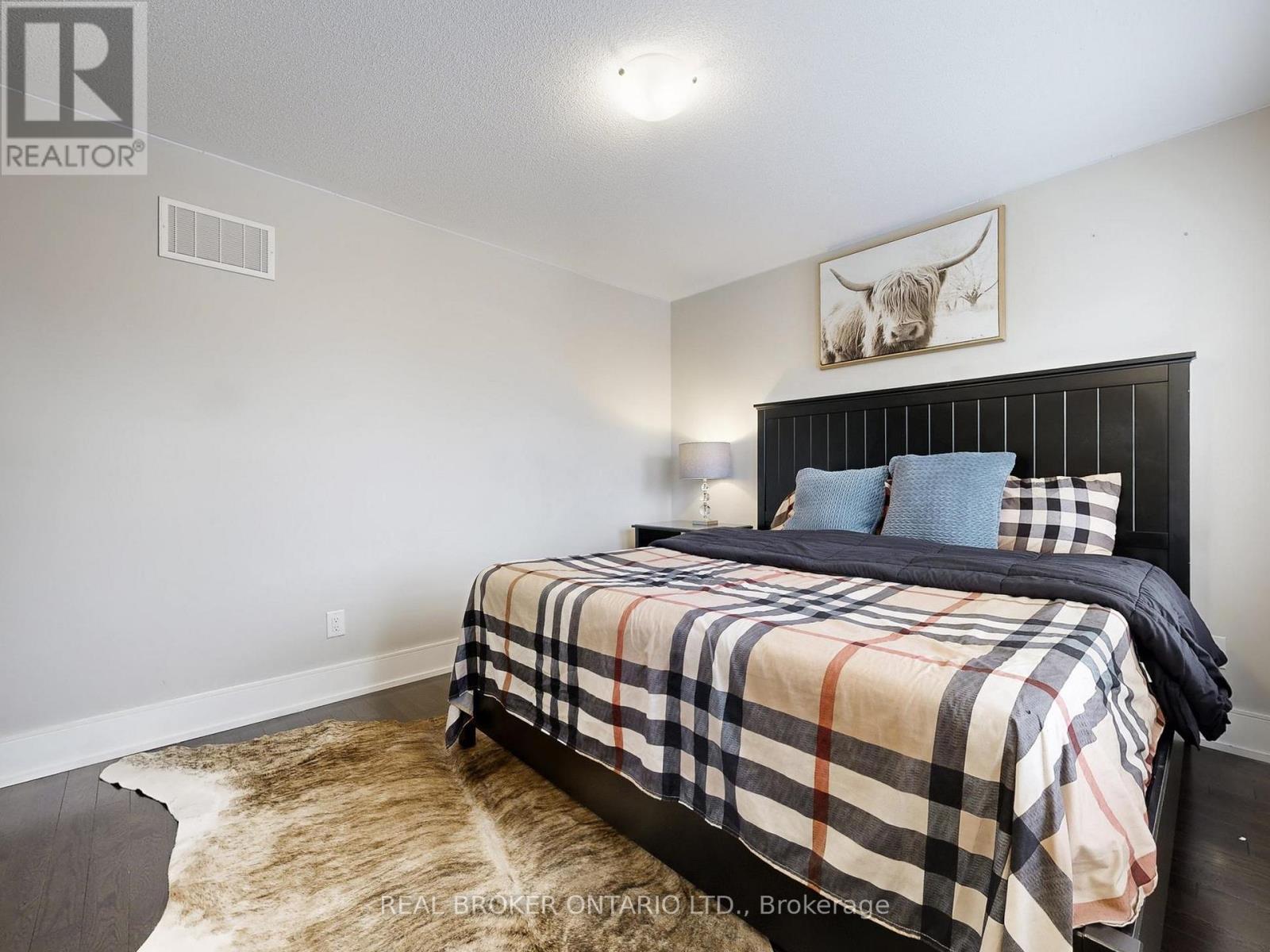 65 Paisley Green Avenue, Caledon, Ontario  L7C 3S1 - Photo 23 - W12924142