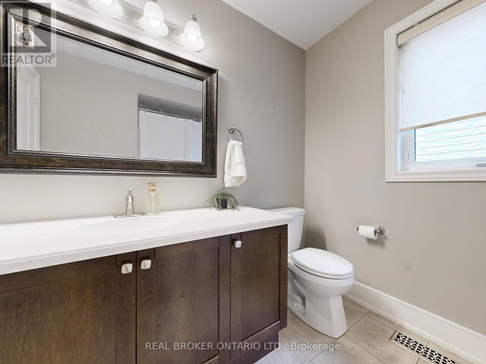 65 Paisley Green Avenue, Caledon, Ontario  L7C 3S1 - Photo 28 - W12924142