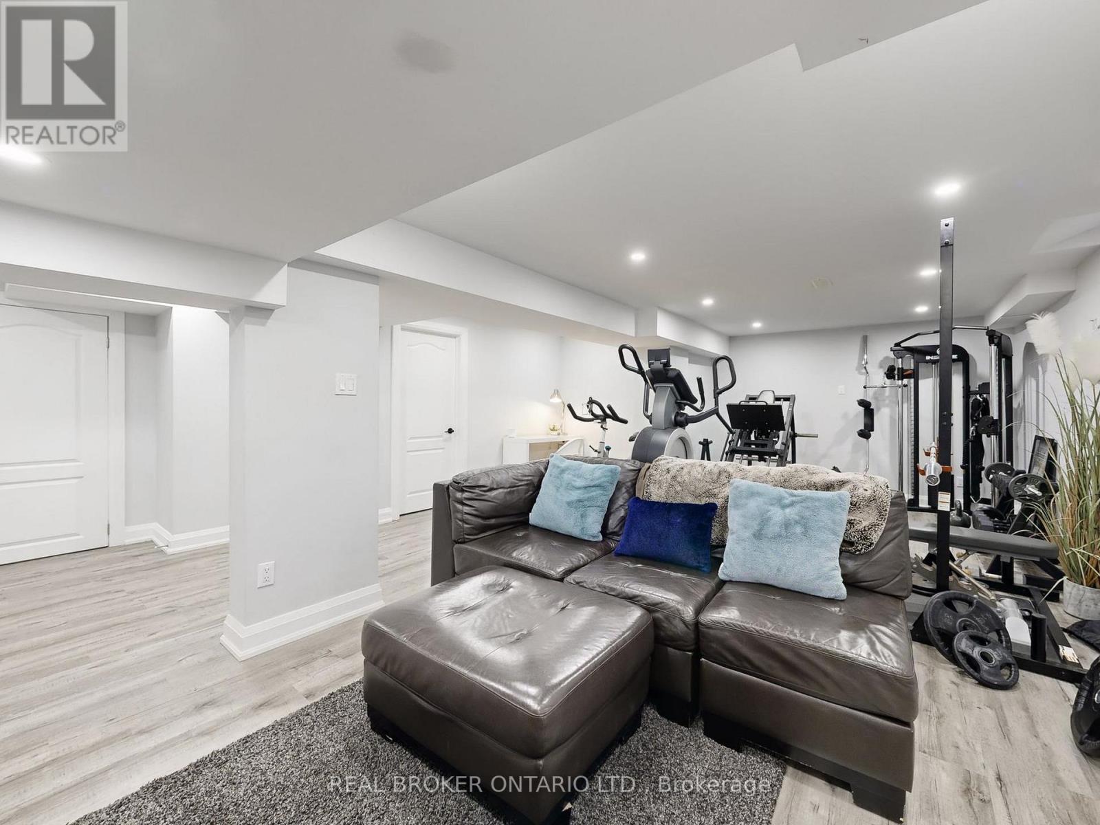 65 Paisley Green Avenue, Caledon, Ontario  L7C 3S1 - Photo 29 - W12924142