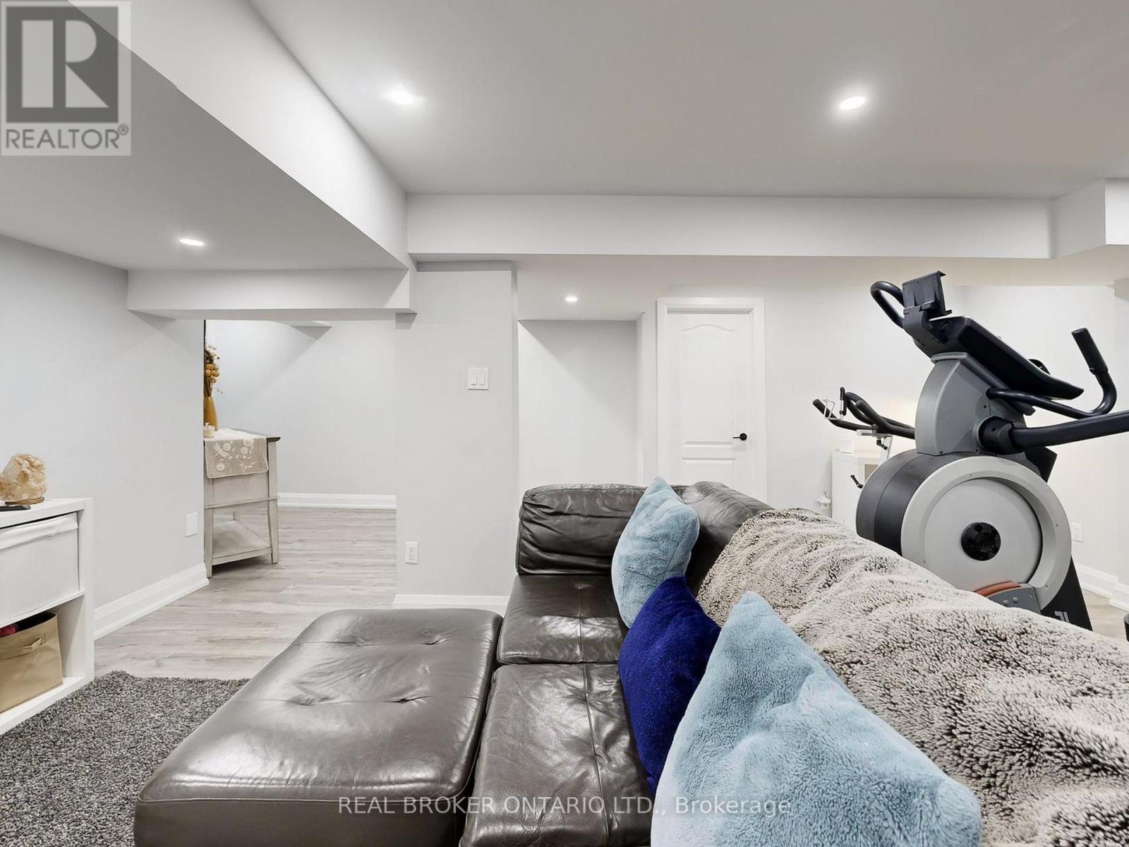 65 Paisley Green Avenue, Caledon, Ontario  L7C 3S1 - Photo 30 - W12924142