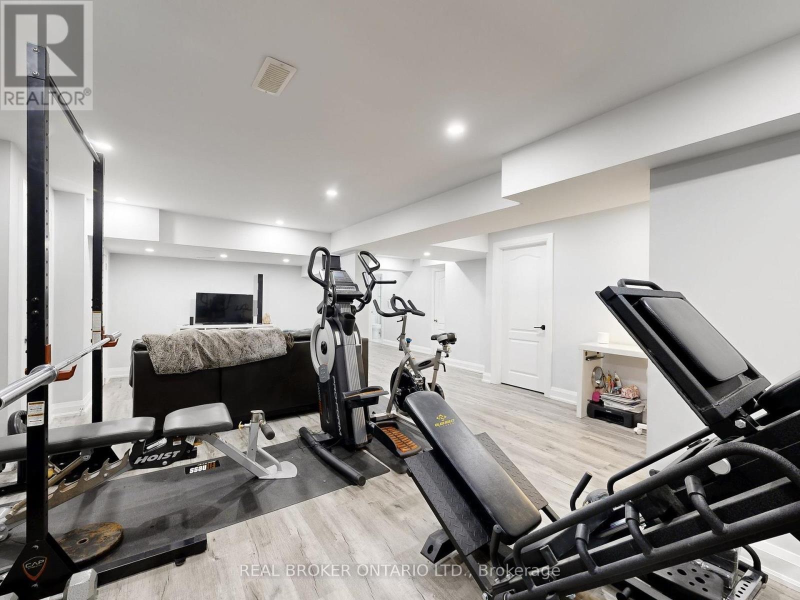 65 Paisley Green Avenue, Caledon, Ontario  L7C 3S1 - Photo 31 - W12924142