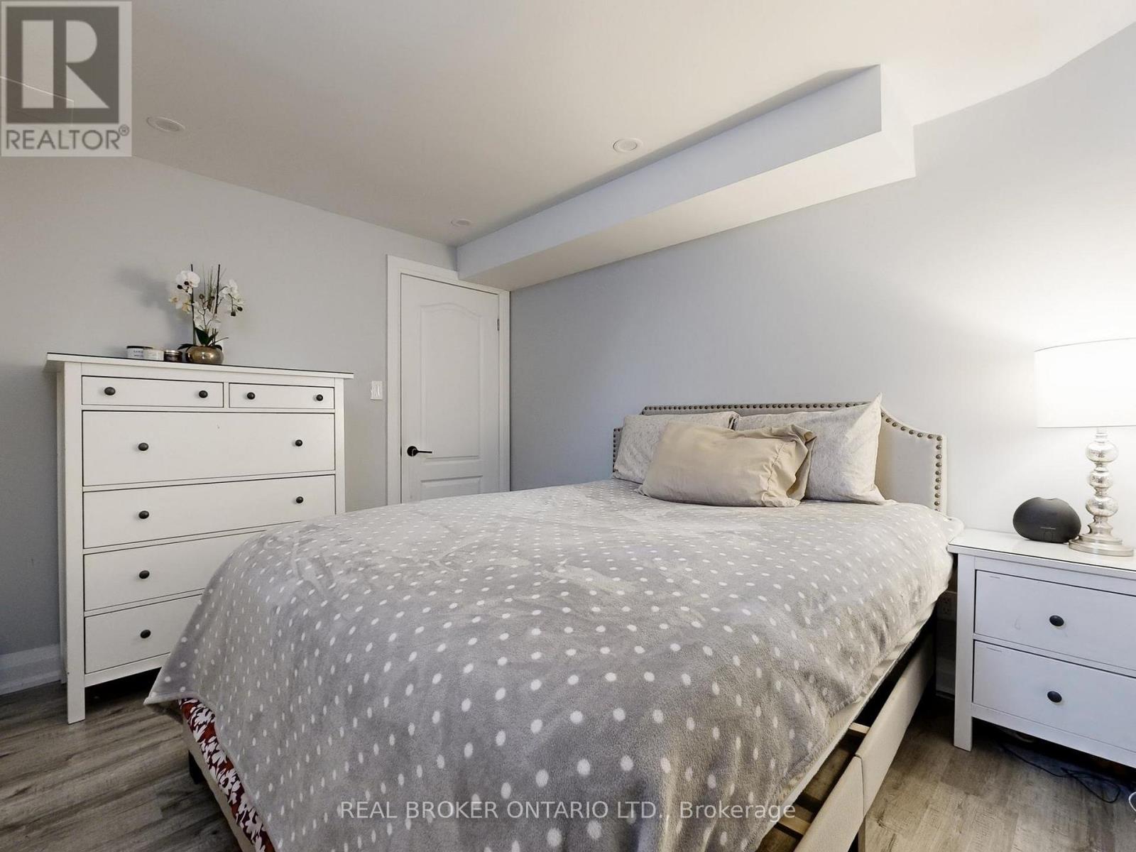 65 Paisley Green Avenue, Caledon, Ontario  L7C 3S1 - Photo 33 - W12924142