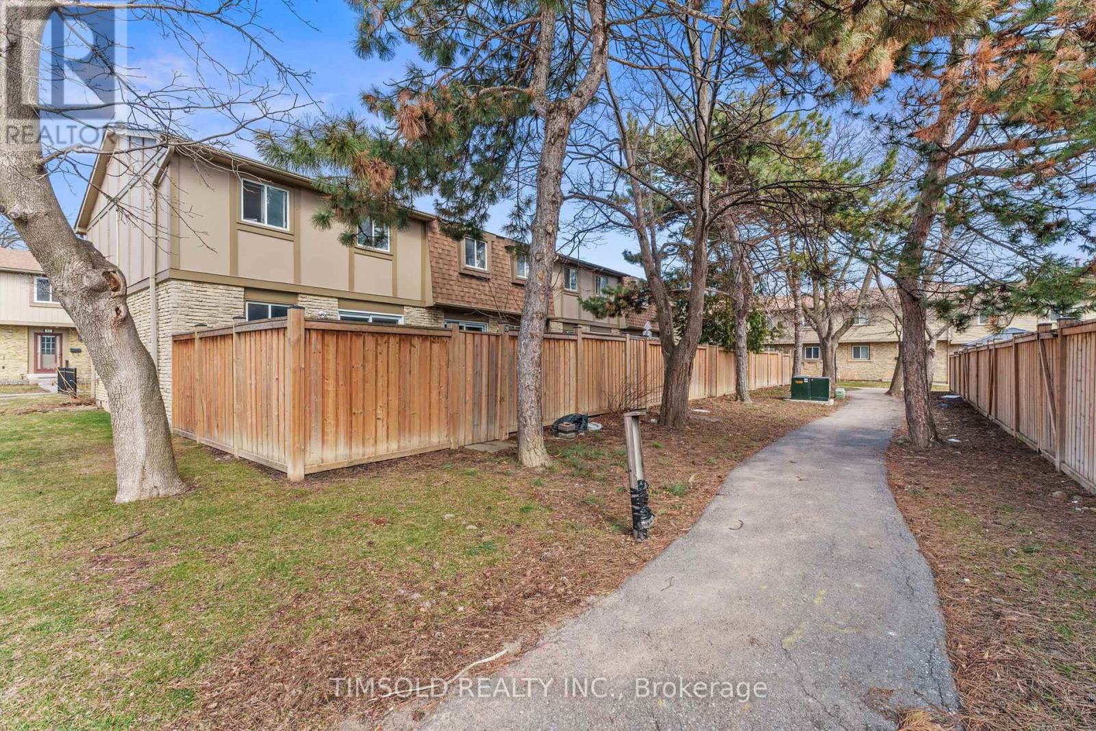 29 - 57 Hansen Road N, Brampton, Ontario  L6V 3C6 - Photo 40 - W12924166