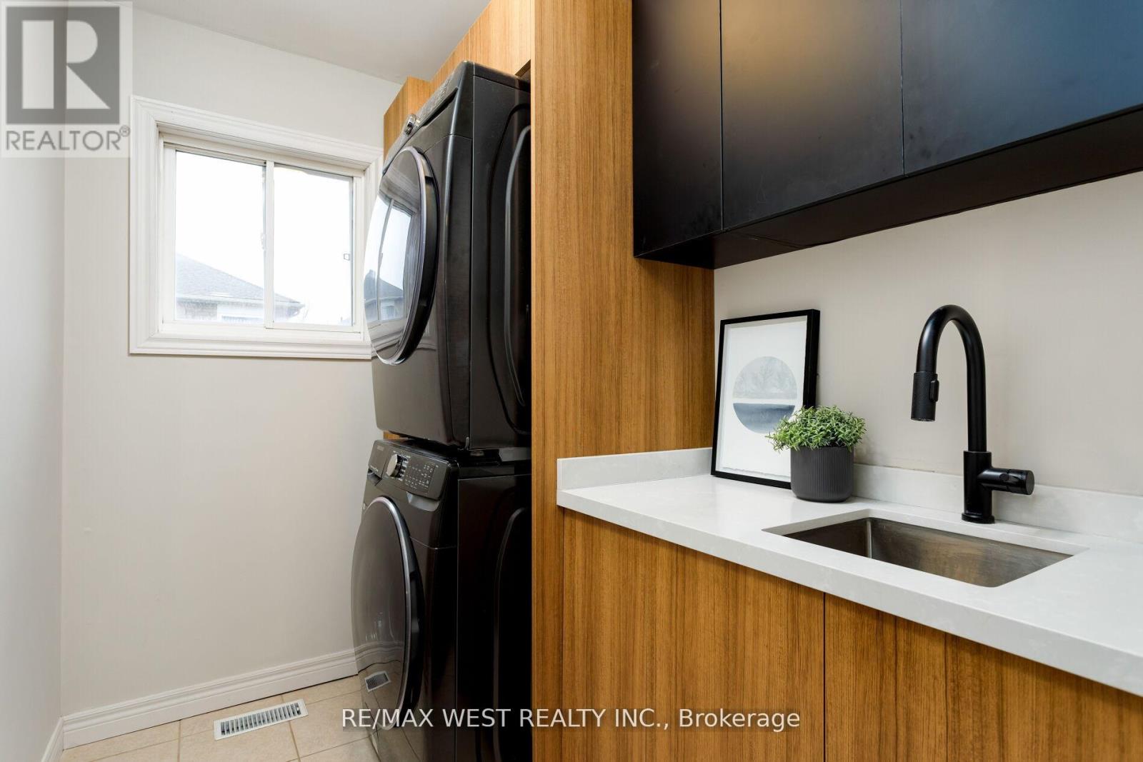 2240 Osprey Lane, Oakville, Ontario  L6M 3Z8 - Photo 28 - W12924176