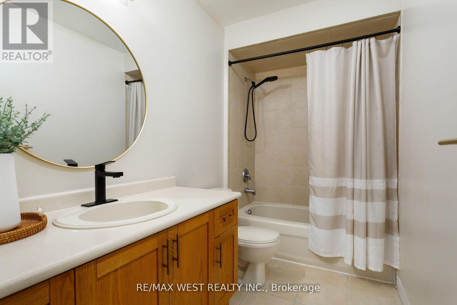 2240 Osprey Lane, Oakville, Ontario  L6M 3Z8 - Photo 32 - W12924176