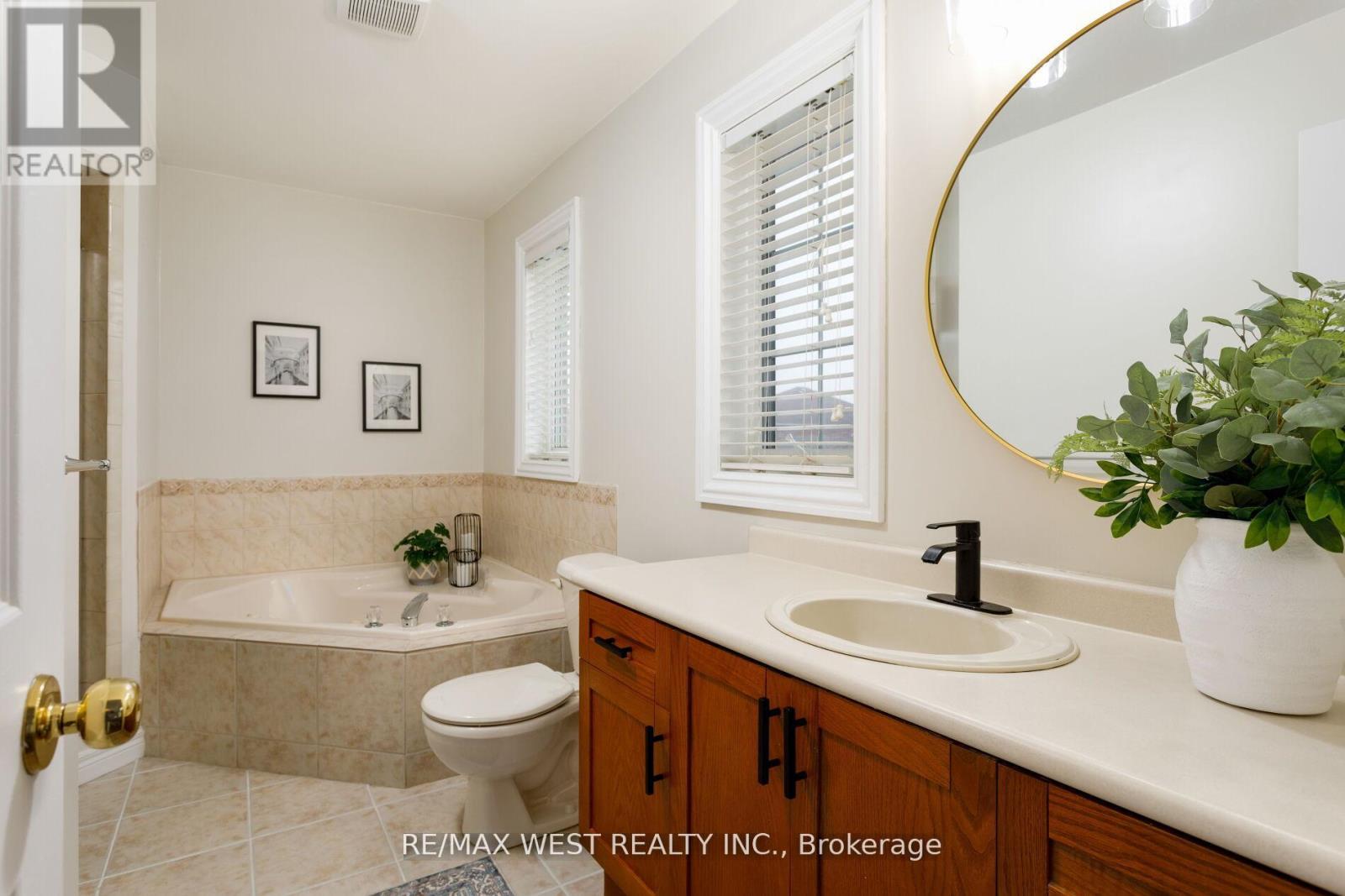 2240 Osprey Lane, Oakville, Ontario  L6M 3Z8 - Photo 36 - W12924176