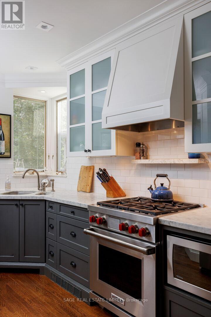 35 Grenview Boulevard N, Toronto, Ontario  M8X 2J9 - Photo 29 - W12924178