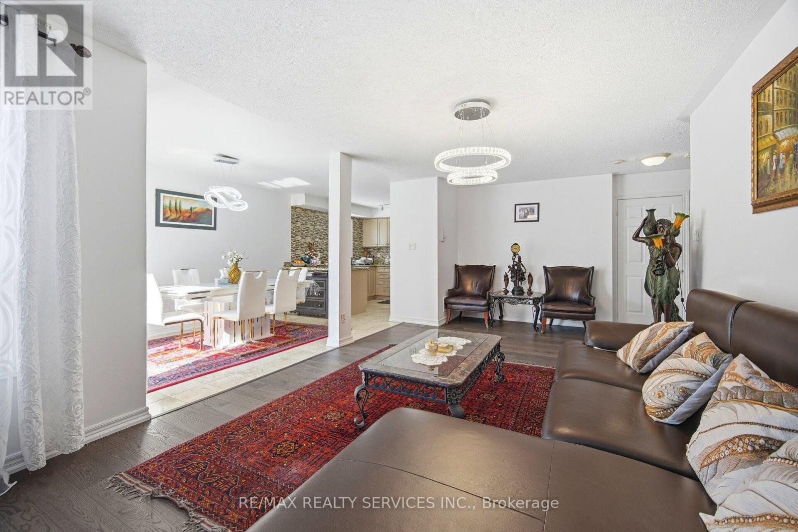 28 Gold Park Place, Brampton, Ontario  L7A 2E2 - Photo 10 - W12924284