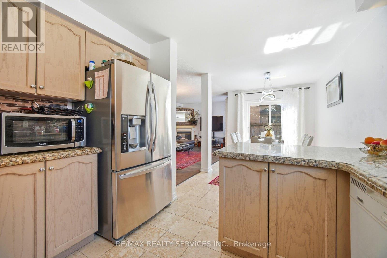 28 Gold Park Place, Brampton, Ontario  L7A 2E2 - Photo 19 - W12924284