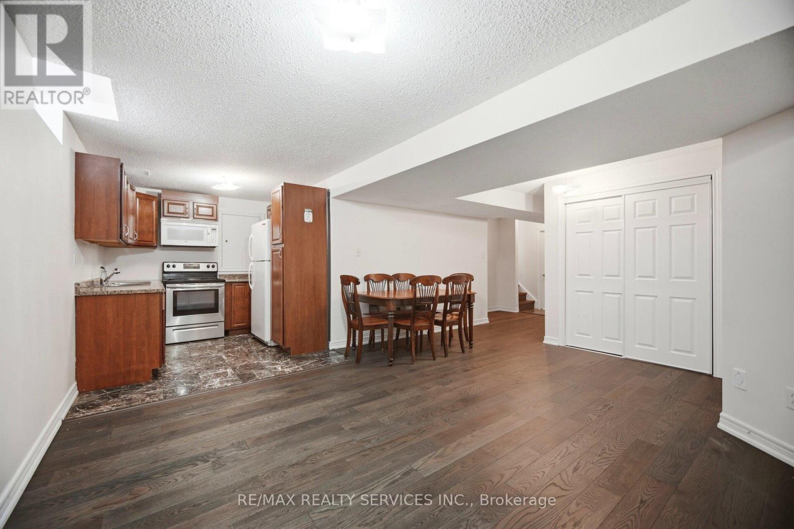 28 Gold Park Place, Brampton, Ontario  L7A 2E2 - Photo 42 - W12924284