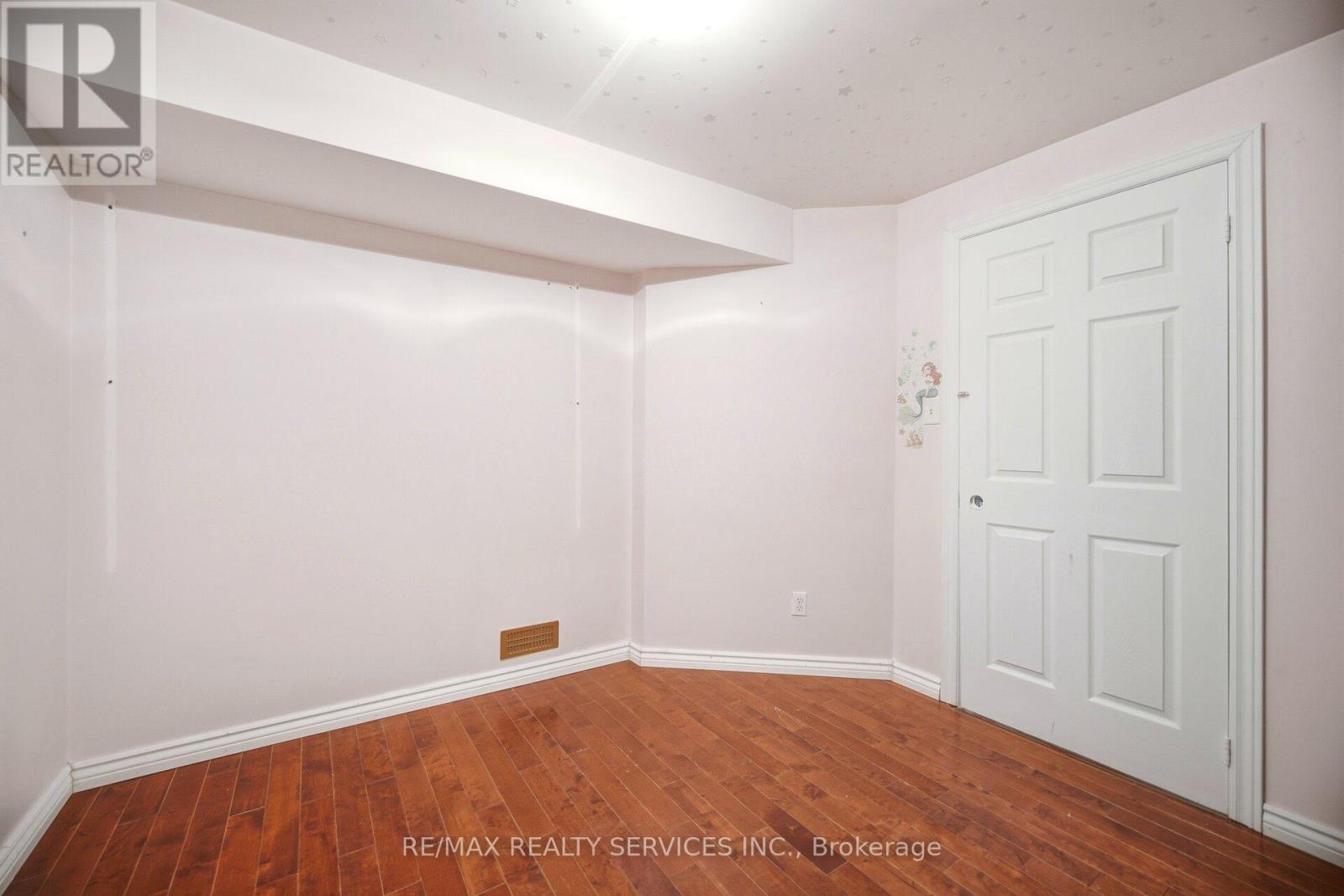 28 Gold Park Place, Brampton, Ontario  L7A 2E2 - Photo 47 - W12924284