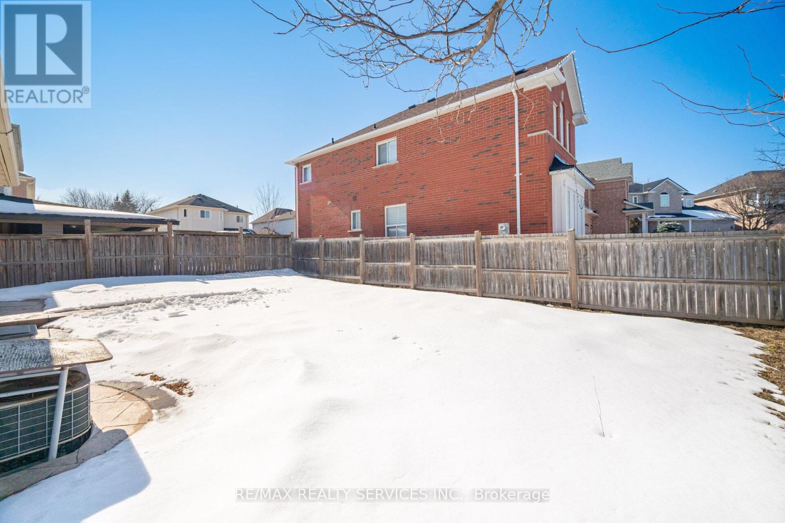 28 Gold Park Place, Brampton, Ontario  L7A 2E2 - Photo 48 - W12924284